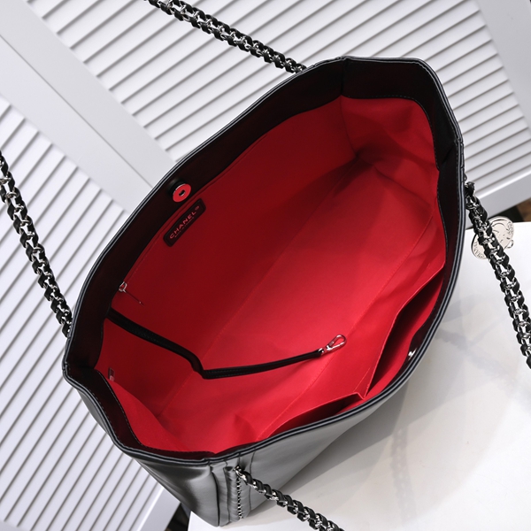 シャネルバッグ着用イメージ